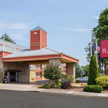 Ramada By Wyndham Portland Hotel Exterior photo